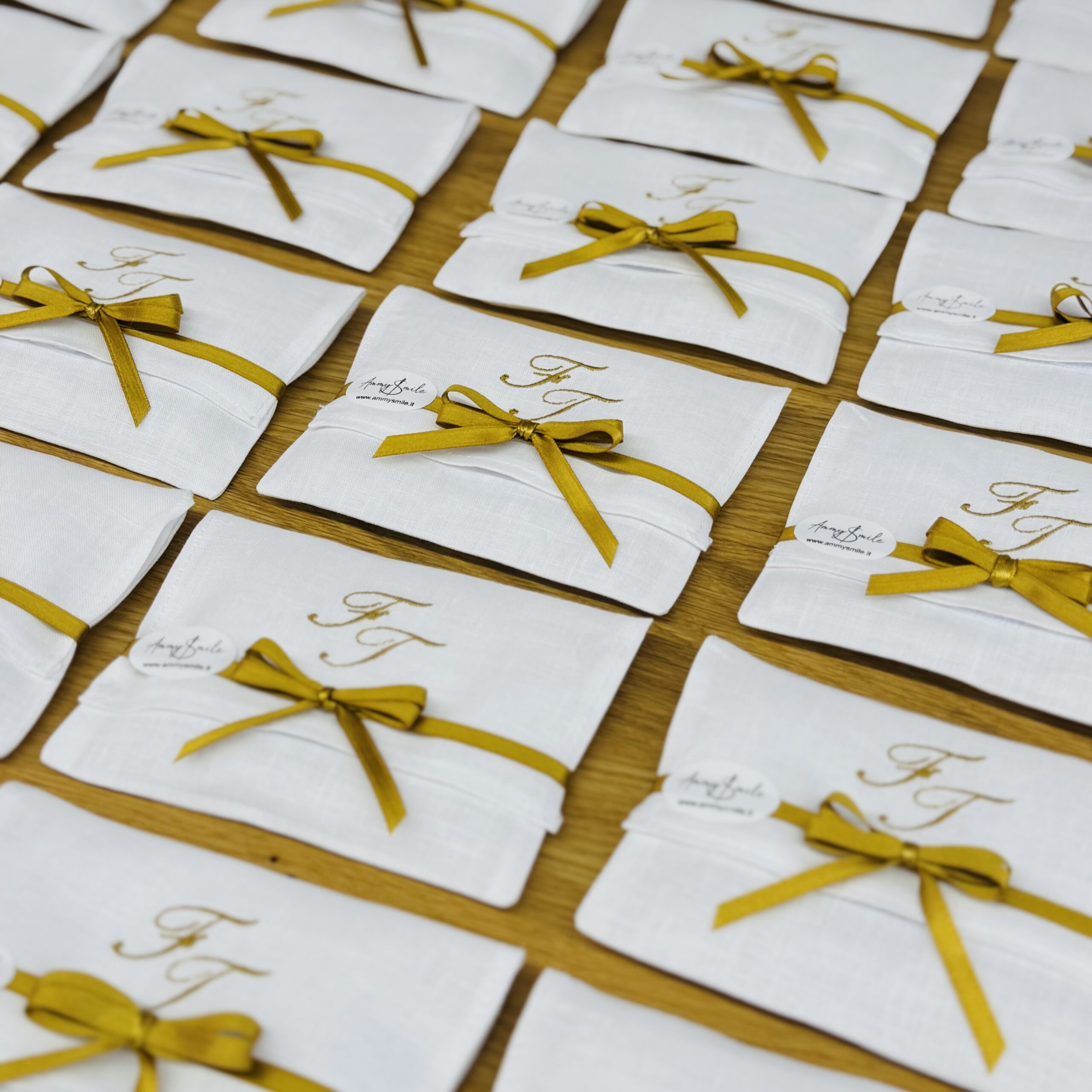 Pochette in lino con ricamo - immagine 11