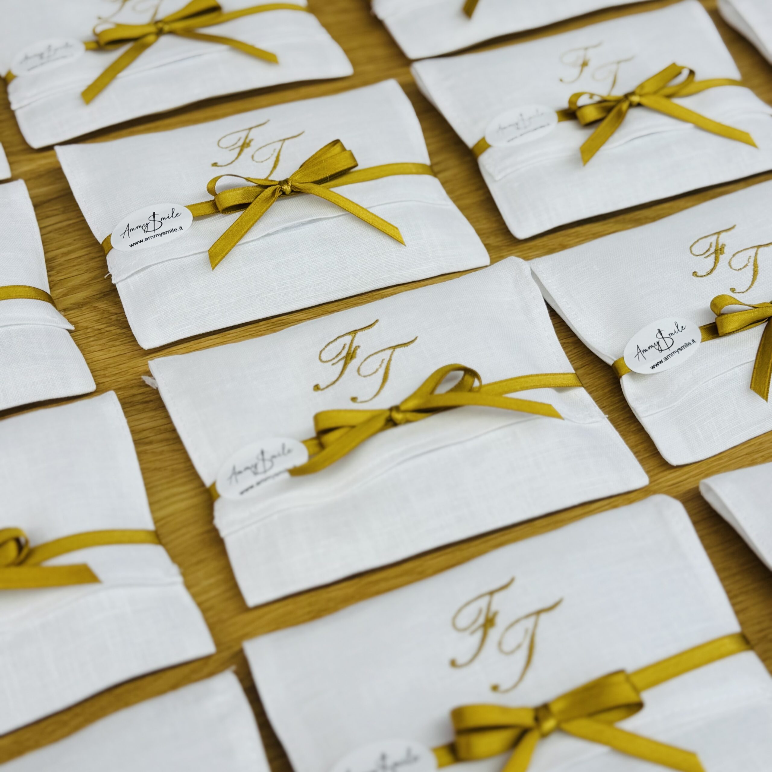 Pochette in lino con ricamo - immagine 9