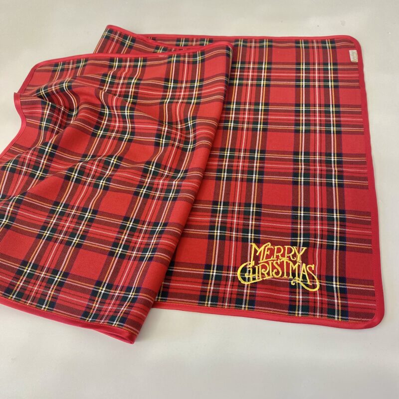 Runner Tartan con ricamo