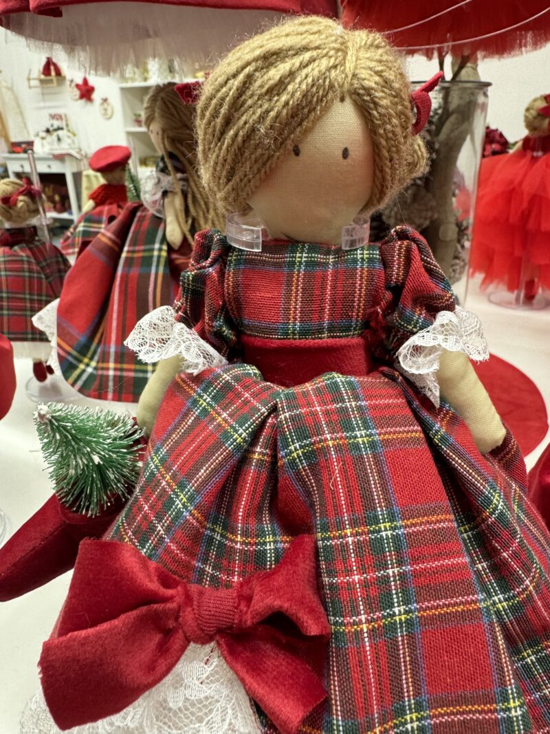 Bambola artigianale con abitino tartan