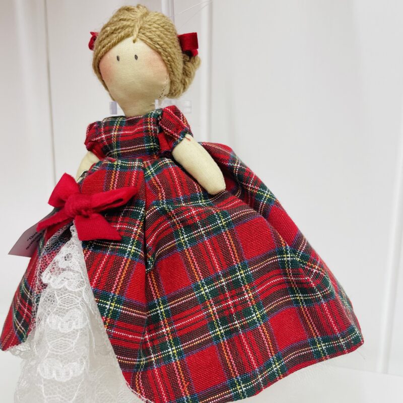 Bambola artigianale con abito tartan