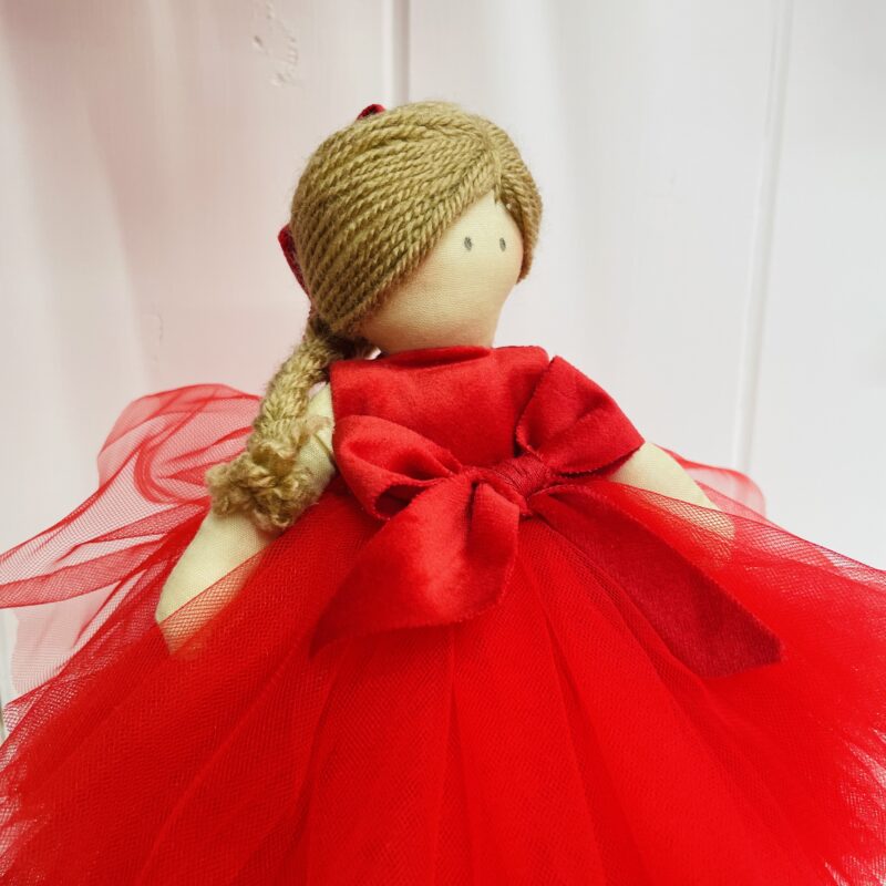 Bambola artigianale con abito in tulle - immagine 2