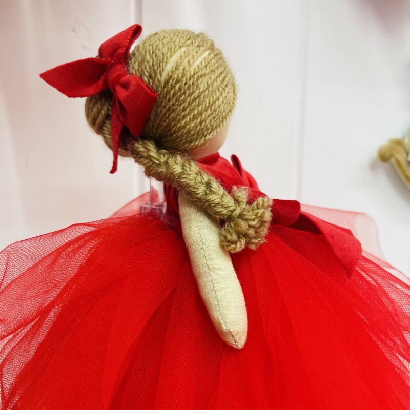 Bambola artigianale con abito in tulle - immagine 5