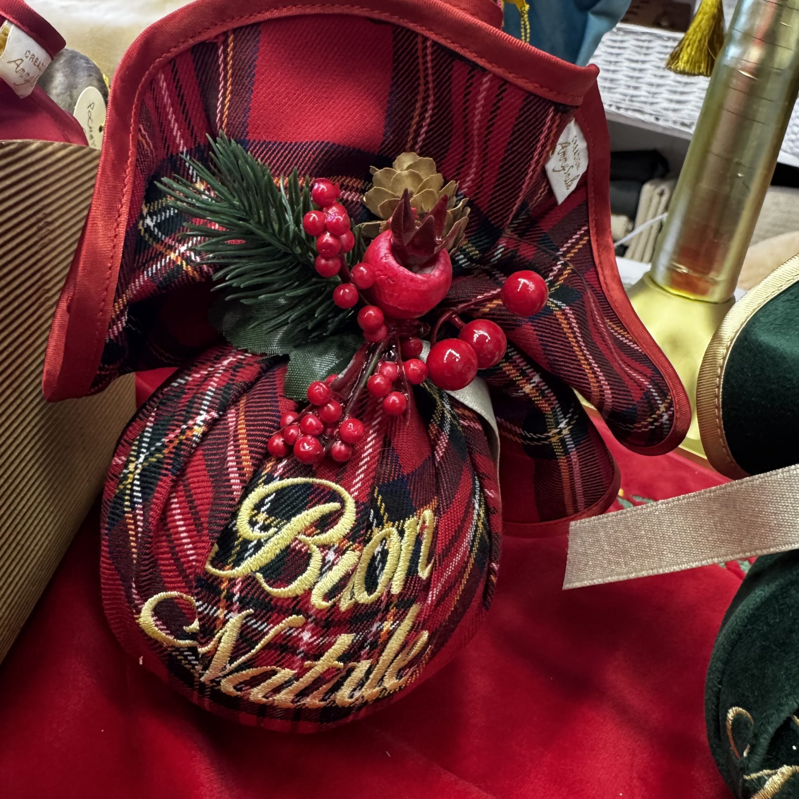 La Palla di Benedetta in Tartan – Decorazione natalizia artigianale personalizzabile - immagine 3