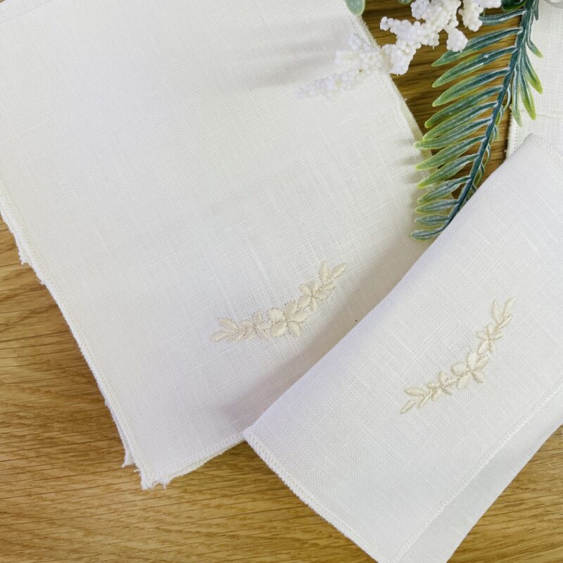 Pochette con ricamo floreale - immagine 3