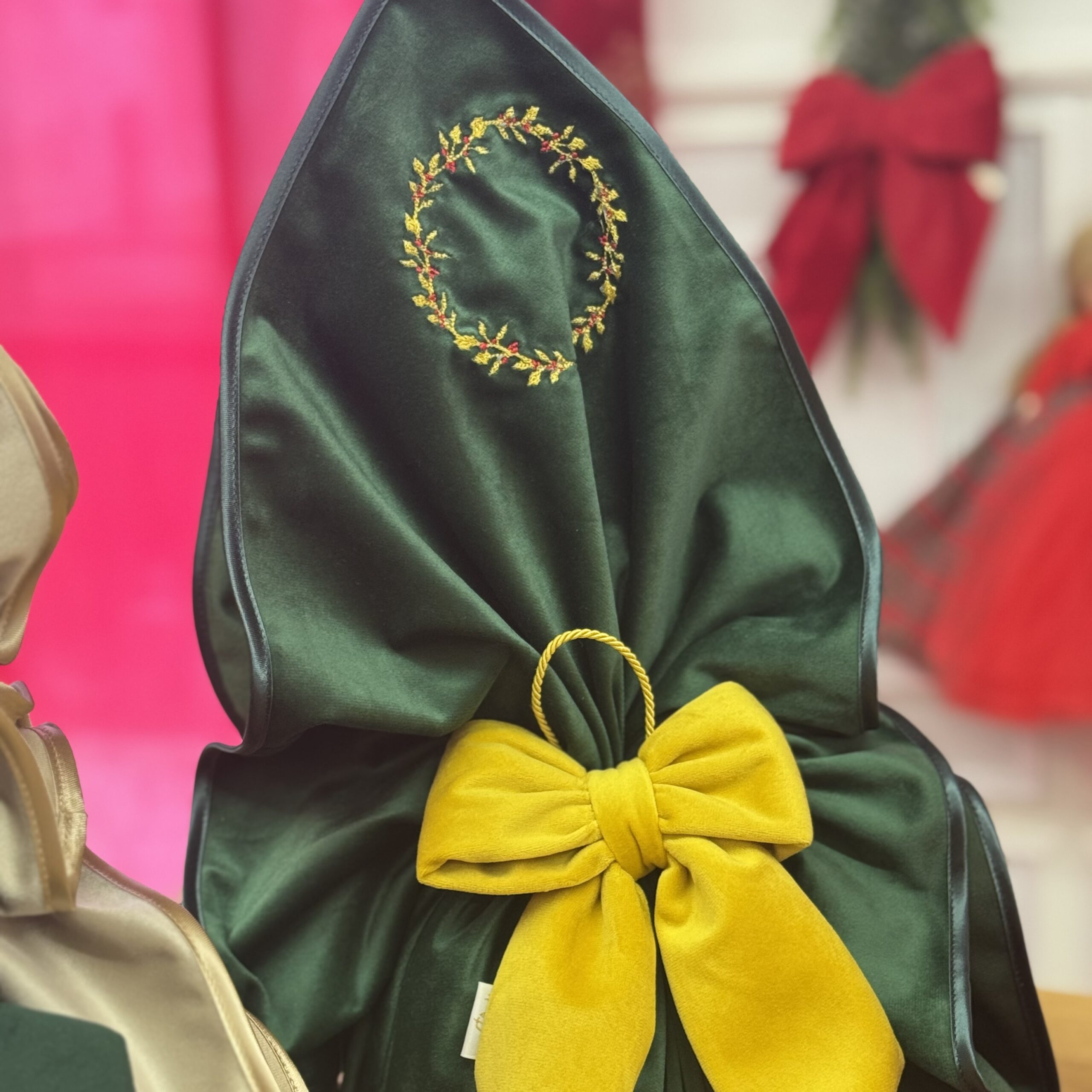 Pandoro con centrotavola in velluto ricamato – Idea regalo 3 in 1 - immagine 3