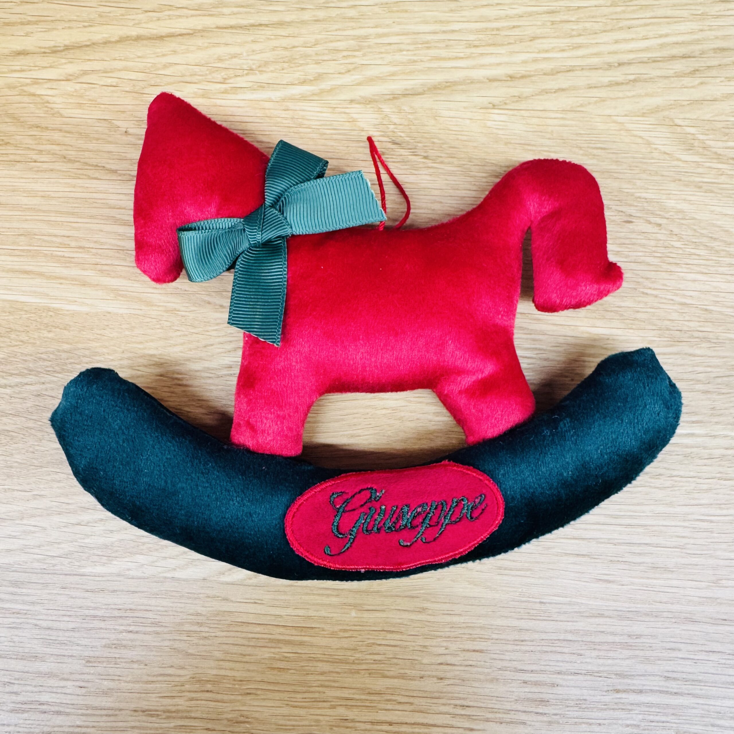 Dondolo Natalizio Personalizzato – Artigianale e Ricamato