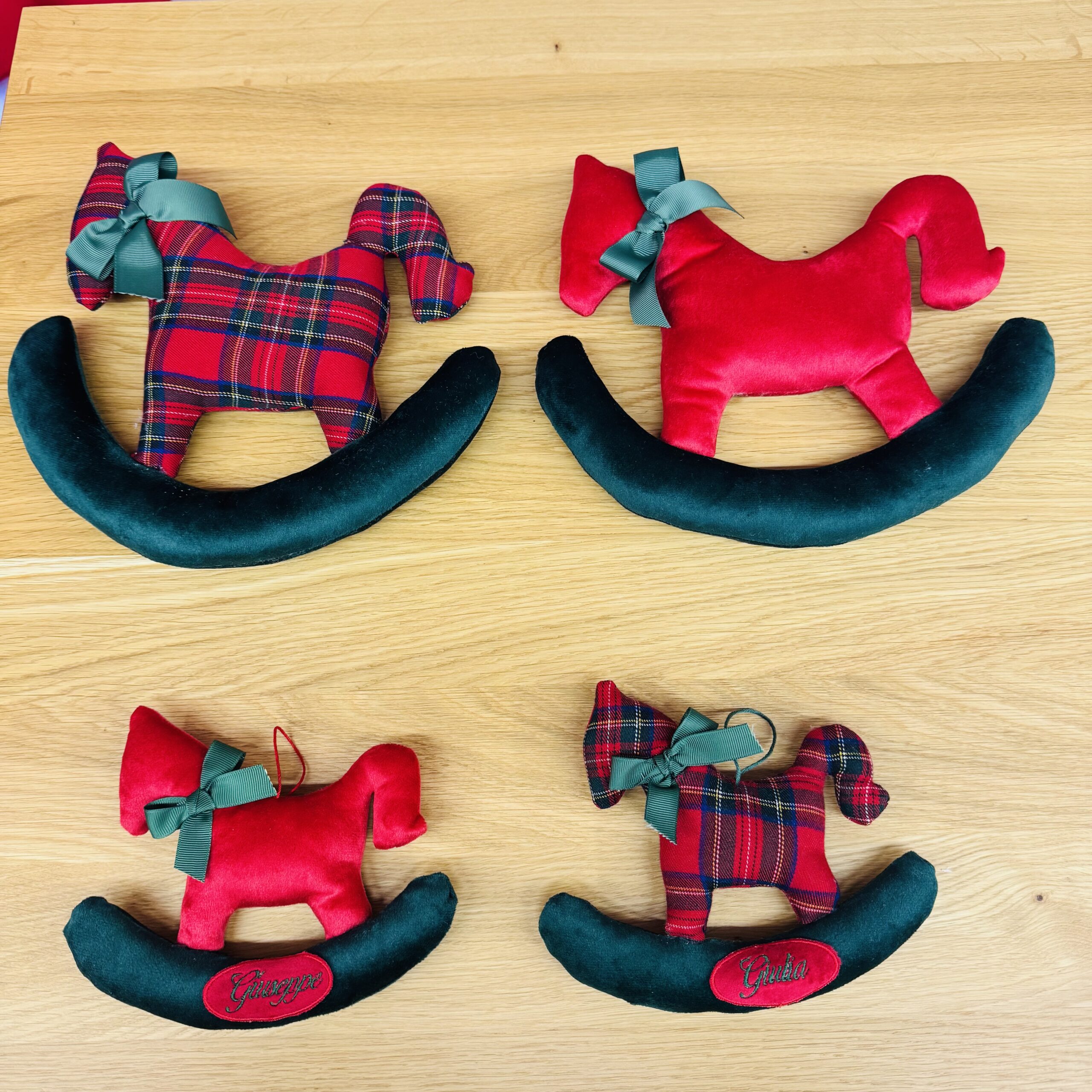 Dondolo Natalizio Personalizzato – Artigianale e Ricamato - immagine 6